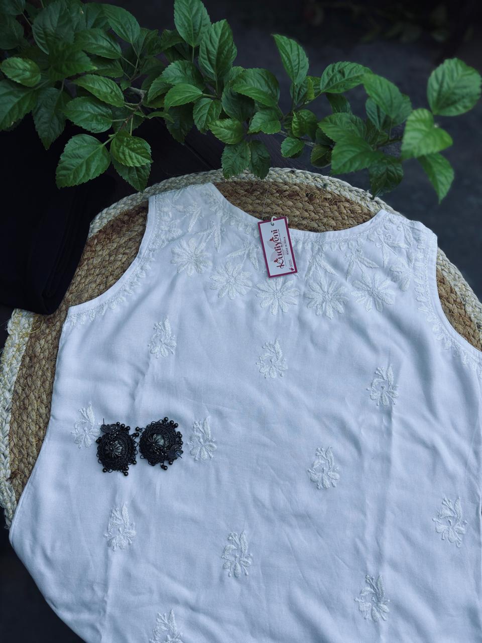 Zeba Cuts- White